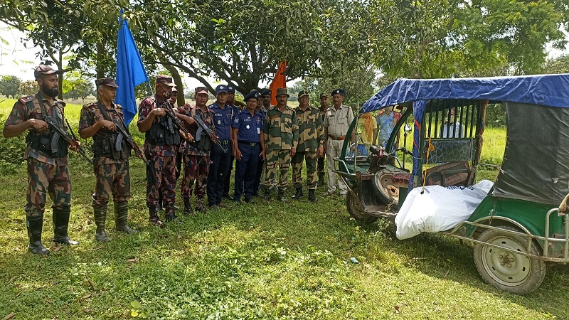চাঁপাইনবাবগঞ্জে সীমান্তবর্তী পদ্মা নদীতে উদ্ধার ভারতীয় নাগরিকের মরদেহ হস্তান্তর